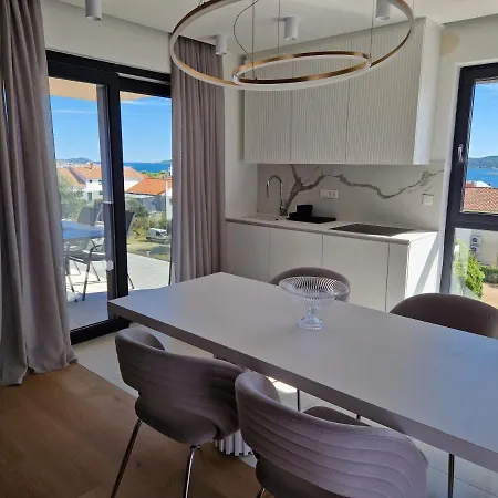 Family-friendly With Swimming Pool Sveti Filip I Jakov, Biograd - 21627 Διαμέρισμα