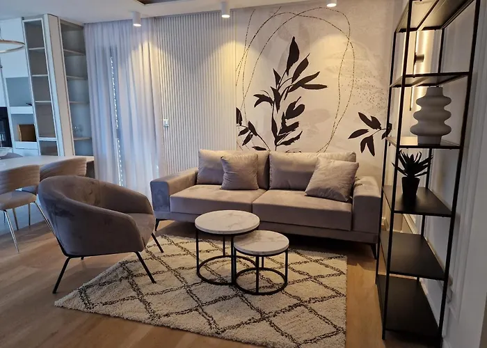 Family-friendly With Swimming Pool Sveti Filip I Jakov, Biograd - 21627 Appartement Sveti Filip i Jakov