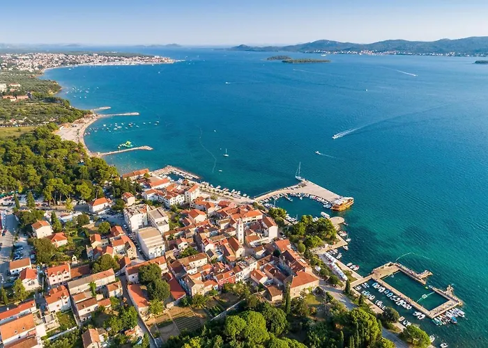Family-friendly With Swimming Pool Sveti Filip I Jakov, Biograd - 21627 Sveti Filip i Jakov