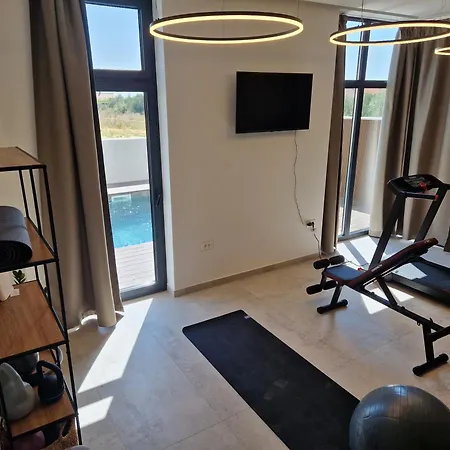 Family-friendly With Swimming Pool Sveti Filip I Jakov, Biograd - 21627 سفيتي فيليب ياكوف